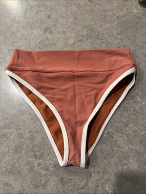 High-Waist Ribbed Bikini Bottom in Dusty Rose with White Trim